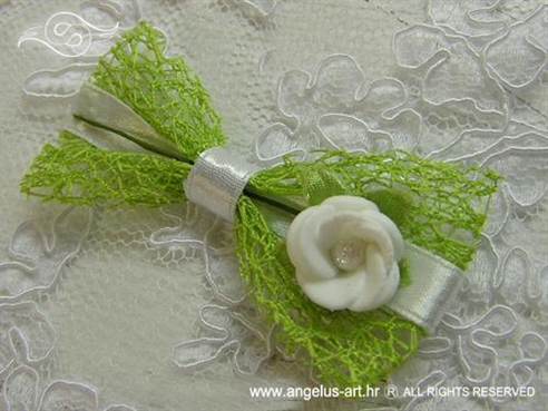 kitica za rever zeleno bijela s ružom