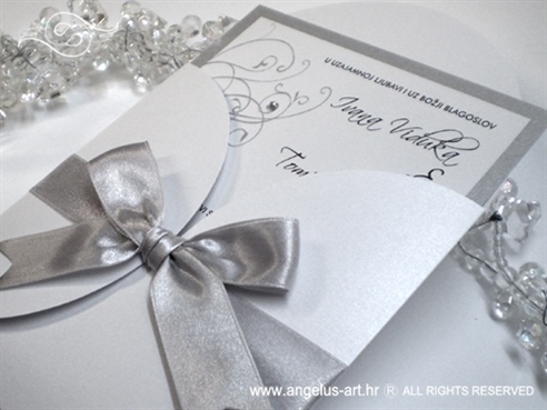 srebrno bijela pozivnica za vjencanje s cirkonima