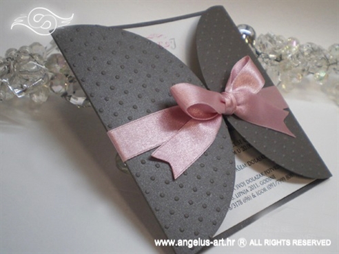 srebrno roza pozivnica za vjenčanje s točkicama i satenskom mašnom
