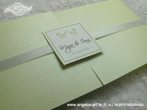 zelena pozivnica za vjenčanje s dva zelena leptira