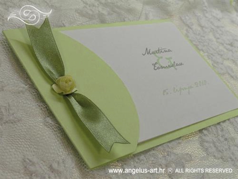 zelena pozivnica za vjenčanje s krem ružom