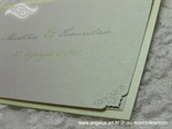 zeleno bijela pozivnica s ružom detalj ukrasni rub